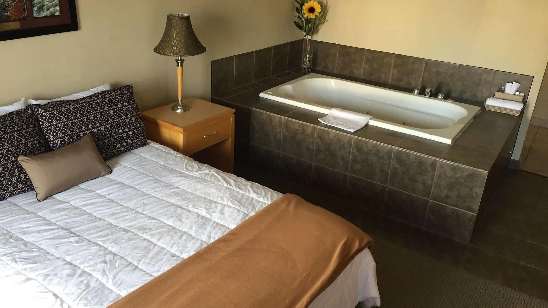 شلالات نياغارا Candlelight Inn موتيل